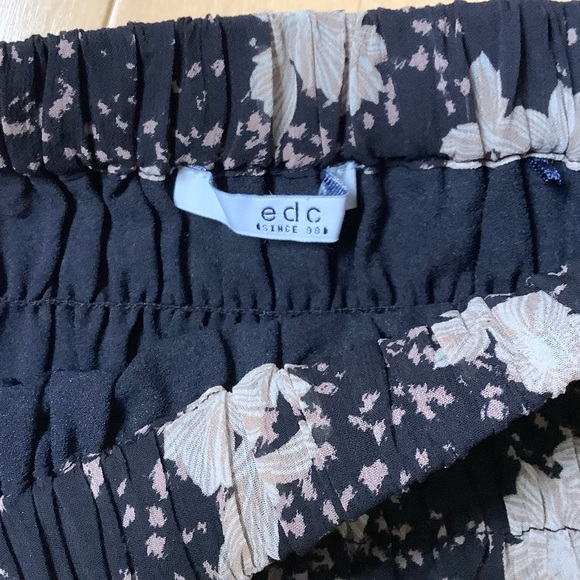 Edc Floral Skirt size S - Picture 8 of 10